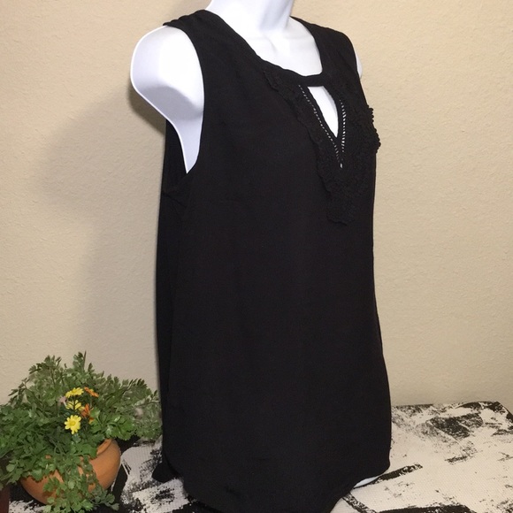 Daniel Rainn Tops - ⭐ Daniel Rainn Women’s Black Sleeveless Blouse